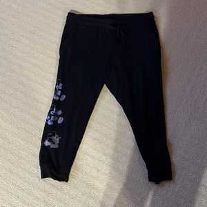 Disney Jogger Mickey Capris
